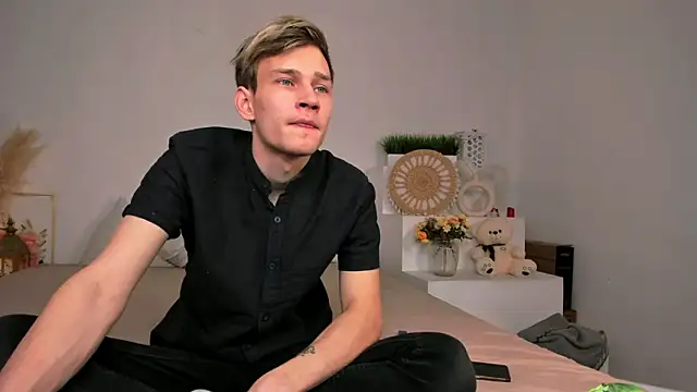 Snapshot of Volan_Starts chatting on February 2026 04:05:02 AM Volan Starts online show from February 2026 04:05:02 AM