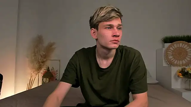 Snapshot of Volan_Starts chatting on February 2026 04:05:02 AM Volan Starts online show from February 2026 04:05:02 AM