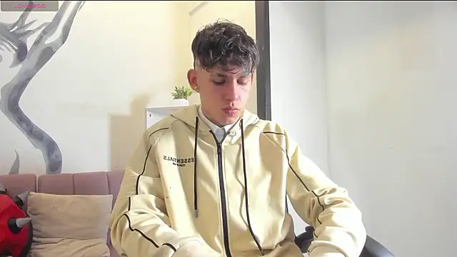 Snapshot of mikebenefleck_01 chatting on February 2026 12:37:01 PM mikebenefleck 01 online show from February 2026 12:37:01 PM