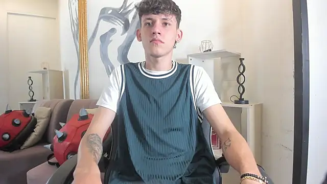 Snapshot of mikebenefleck_01 chatting on February 2026 12:05:02 PM mikebenefleck 01 online show from February 2026 12:05:02 PM