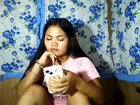 Snapshot of PinaySkinnyJust18 chatting on April 2026 10:38:01 PM PinaySkinnyJust18 online show from April 2026 10:38:01 PM