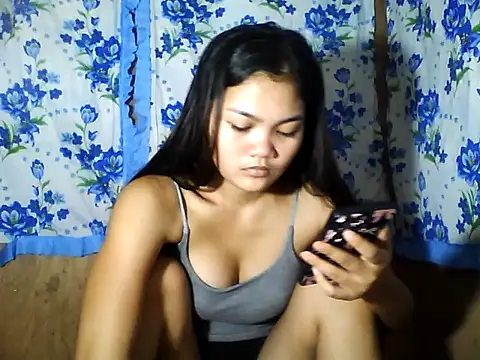 Snapshot of PinaySkinnyJust18 chatting on April 2026 09:52:01 PM PinaySkinnyJust18 online show from April 2026 09:52:01 PM