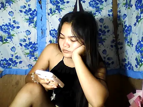 Snapshot of PinaySkinnyJust18 chatting on May 2026 11:35:01 PM PinaySkinnyJust18 online show from May 2026 11:35:01 PM