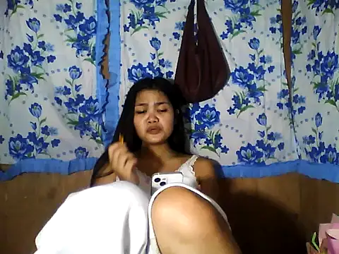 Snapshot of PinaySkinnyJust18 chatting on May 2026 03:15:01 AM PinaySkinnyJust18 online show from May 2026 03:15:01 AM