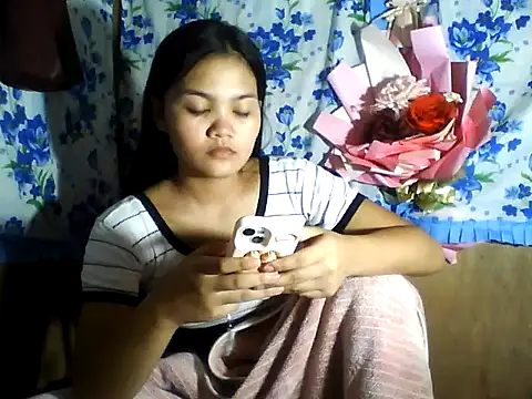 Snapshot of PinaySkinnyJust18 chatting on May 2026 12:44:02 PM PinaySkinnyJust18 online show from May 2026 12:44:02 PM