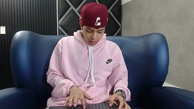 Snapshot of Dogan_Renzo0 chatting on February 2026 07:23:02 PM Dogan Renzo0 online show from February 2026 07:23:02 PM