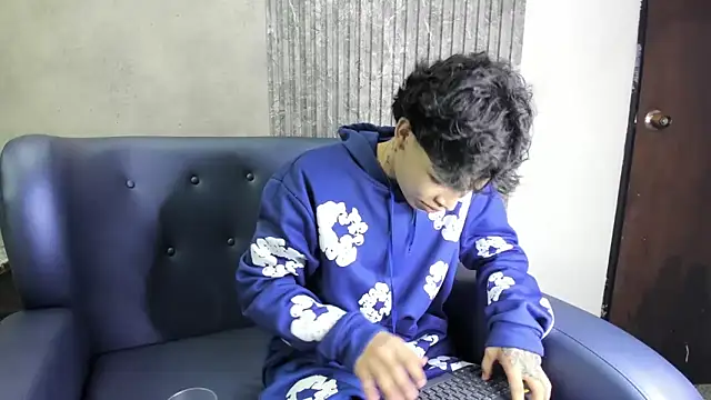 Snapshot of Dogan_Renzo0 chatting on February 2026 08:27:01 PM Dogan Renzo0 online show from February 2026 08:27:01 PM