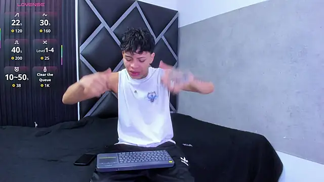 Dogan Renzo0 online show from March 2026 11:47:02 AM