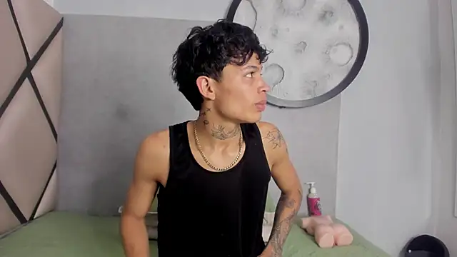 Dogan Renzo0 online show from April 2026 07:03:02 PM