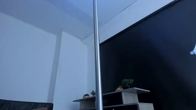 KiaraBlack 01 online show from April 2026 09:43:01 PM