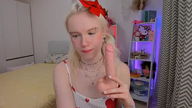 Snapshot of Mia_WaterFall chatting on February 2026 03:15:01 AM Mia WaterFall online show from February 2026 03:15:01 AM