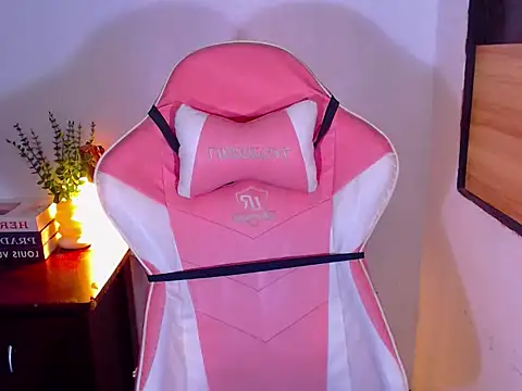 Snapshot of SeducingMonica chatting on February 2026 11:55:02 PM SeducingMonica online show from February 2026 11:55:02 PM