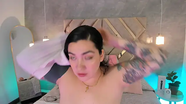 Snapshot of KathiaJenner chatting on February 2026 12:12:01 PM KathiaJenner online show from February 2026 12:12:01 PM