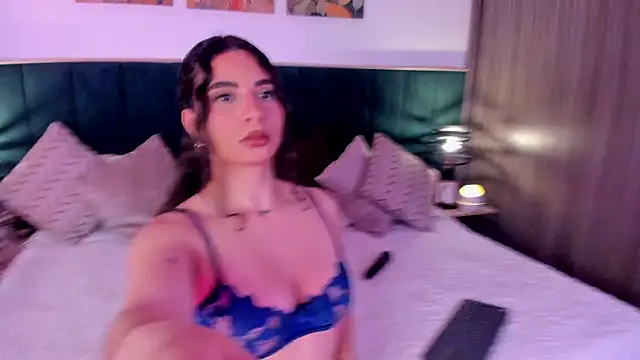 Snapshot of IrinaBlanc chatting on February 2026 01:29:02 AM IrinaBlanc online show from February 2026 01:29:02 AM