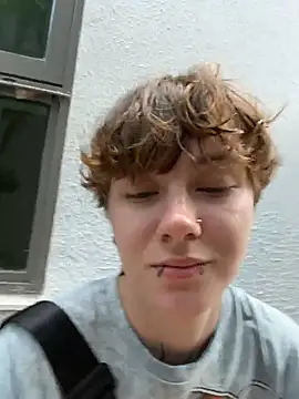 Snapshot of IceMur chatting on April 2026 02:22:02 AM IceMur online show from April 2026 02:22:02 AM