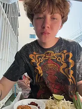 Snapshot of IceMur chatting on April 2026 07:45:01 AM IceMur online show from April 2026 07:45:01 AM