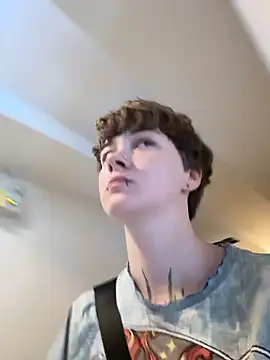 Snapshot of IceMur chatting on April 2026 02:28:01 AM IceMur online show from April 2026 02:28:01 AM