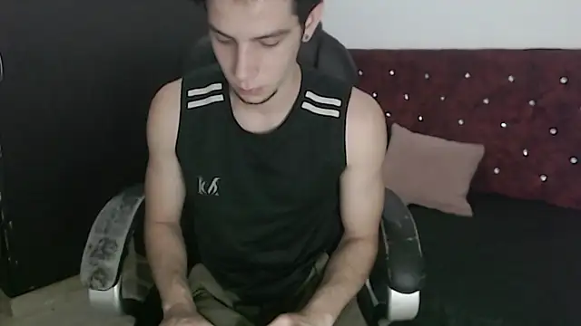 Snapshot of killua_parker chatting on February 2026 04:17:02 AM killua parker online show from February 2026 04:17:02 AM