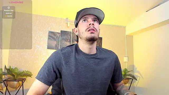 Snapshot of Nils_saintt chatting on February 2026 03:32:02 AM Nils saintt online show from February 2026 03:32:02 AM