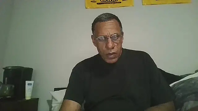 swimmer2496 online show from April 2026 05:30:01 AM