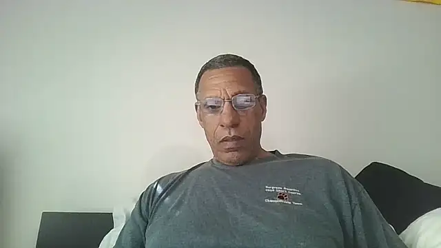 swimmer2496 online show from April 2026 07:58:01 PM