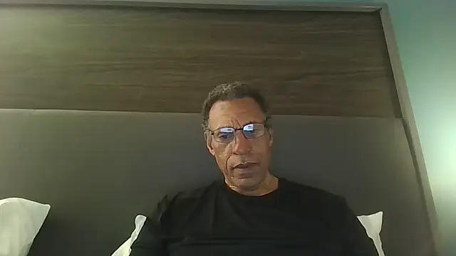 swimmer2496 online show from May 2026 06:21:03 AM
