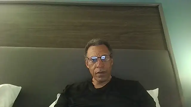 swimmer2496 online show from May 2026 06:43:02 AM
