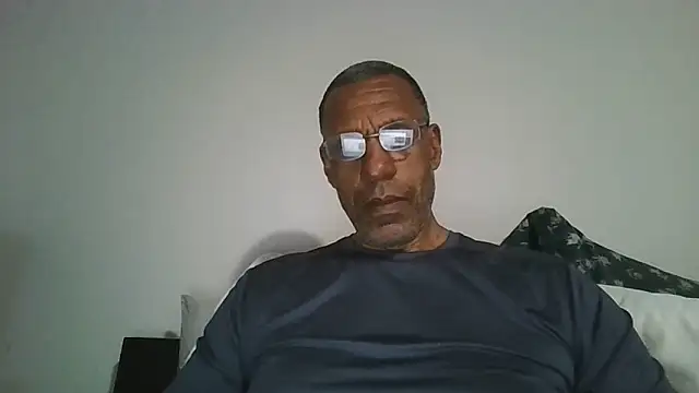 swimmer2496 online show from May 2026 01:57:02 AM