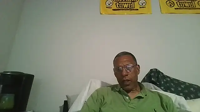 swimmer2496 online show from May 2026 12:06:01 AM