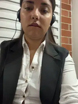 Snapshot of A-uroora chatting on February 2026 07:27:02 AM A-uroora online show from February 2026 07:27:02 AM