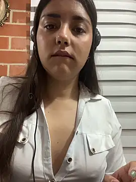 Snapshot of A-uroora chatting on February 2026 08:12:02 AM A-uroora online show from February 2026 08:12:02 AM