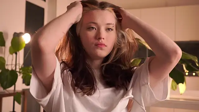 Snapshot of EleniRoeber chatting on February 2026 04:16:02 PM EleniRoeber online show from February 2026 04:16:02 PM