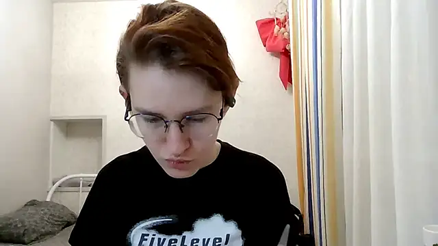 Snapshot of PetralPrime chatting on February 2026 05:06:02 PM PetralPrime online show from February 2026 05:06:02 PM