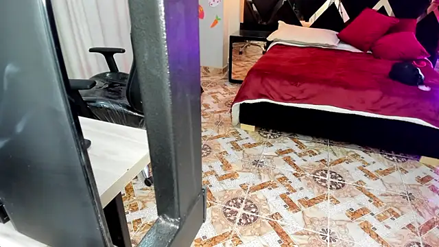 Snapshot of Lucia_24x chatting on April 2026 01:19:01 PM Lucia 24x online show from April 2026 01:19:01 PM