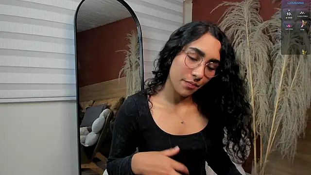 Snapshot of scarlett25__ chatting on April 2026 09:39:01 PM scarlett25 online show from April 2026 09:39:01 PM