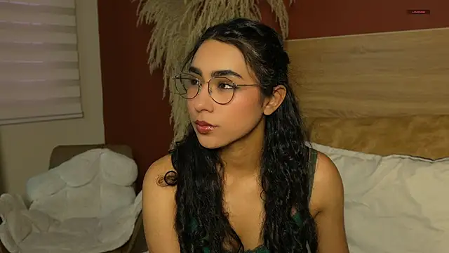 Snapshot of scarlett25__ chatting on May 2026 08:15:01 PM scarlett25 online show from May 2026 08:15:01 PM
