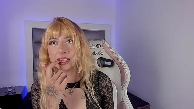 Snapshot of adhalee_js chatting on January 2026 09:18:02 PM adhalee js online show from January 2026 09:18:02 PM