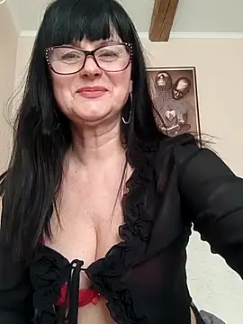 Snapshot of AliceSwan57 chatting on February 2026 11:42:02 AM AliceSwan57 online show from February 2026 11:42:02 AM