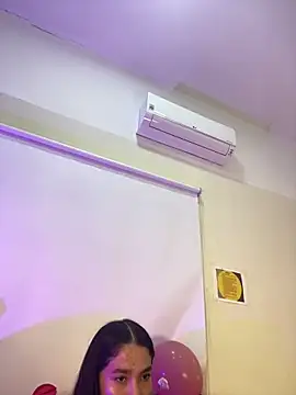 Snapshot of JuliaaVega chatting on February 2026 12:11:01 PM JuliaaVega online show from February 2026 12:11:01 PM