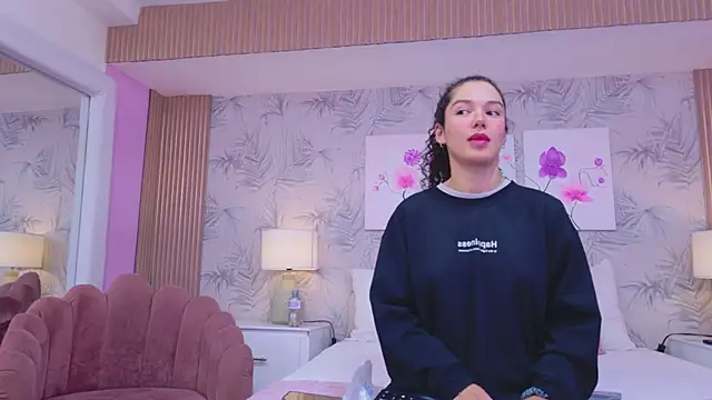 Snapshot of RoxanaAngel chatting on February 2026 02:24:02 PM RoxanaAngel online show from February 2026 02:24:02 PM