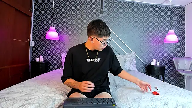 Snapshot of Evie_demn chatting on February 2026 08:25:02 PM Evie demn online show from February 2026 08:25:02 PM