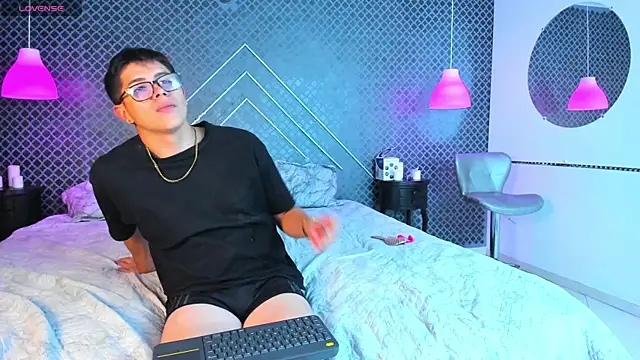 Snapshot of Evie_demn chatting on February 2026 06:26:01 AM Evie demn online show from February 2026 06:26:01 AM