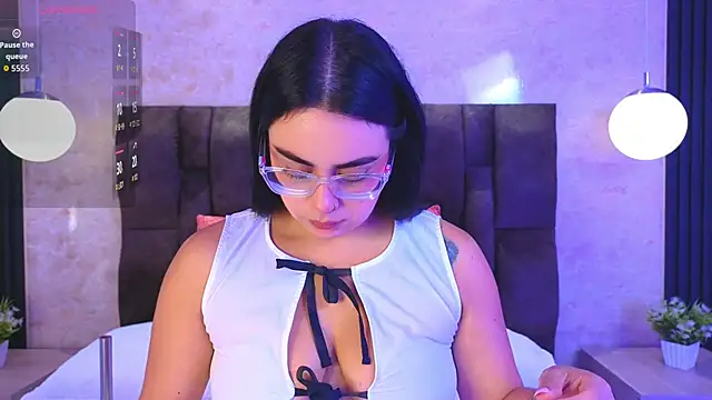 vicky grey online show from April 2026 12:29:02 PM