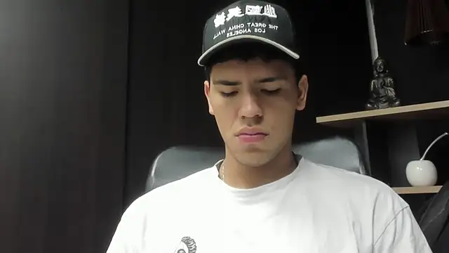 Snapshot of Tobias_Vega chatting on February 2026 12:18:02 AM Tobias Vega online show from February 2026 12:18:02 AM