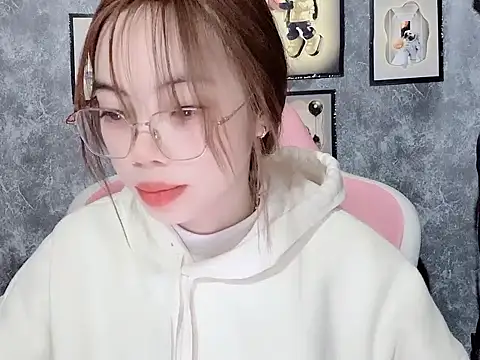 Snapshot of Suki_99 chatting on February 2026 06:40:02 AM Suki 99 online show from February 2026 06:40:02 AM