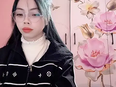 Snapshot of Suki_99 chatting on February 2026 07:32:02 PM Suki 99 online show from February 2026 07:32:02 PM