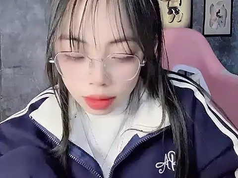 Snapshot of Suki_99 chatting on February 2026 05:03:02 PM Suki 99 online show from February 2026 05:03:02 PM