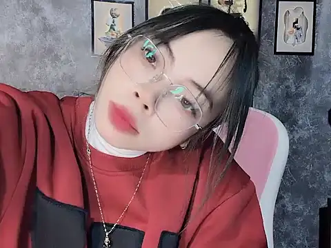 Snapshot of Suki_99 chatting on February 2026 03:43:02 PM Suki 99 online show from February 2026 03:43:02 PM