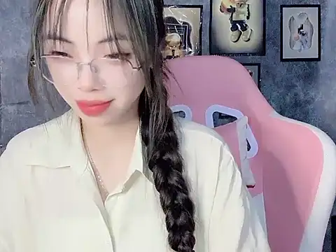 Snapshot of Suki_99 chatting on February 2026 05:12:02 PM Suki 99 online show from February 2026 05:12:02 PM