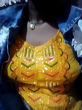 Snapshot of Ayesha_Khan1 chatting on January 2026 10:24:01 PM Ayesha Khan1 online show from January 2026 10:24:01 PM